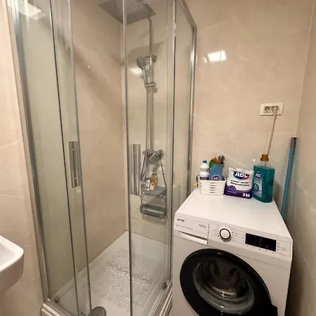 1 Comfortable And شقة بودغوريتْسا